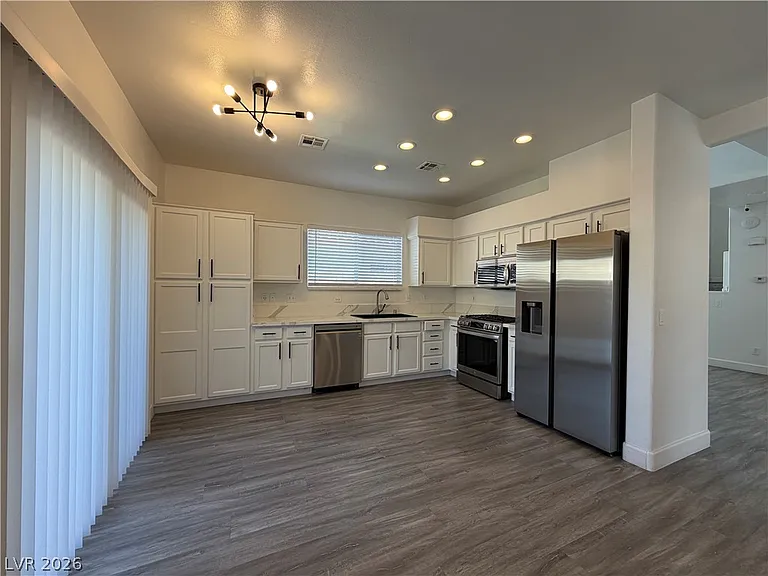 2456 Sheltered Meadows Ln — Photo 10
