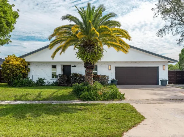 33 Oregon Ln, Boca Raton, FL 33487