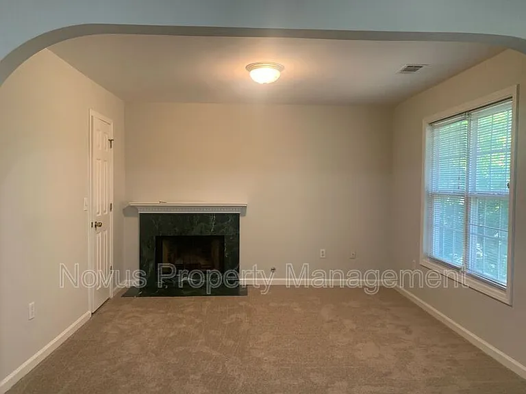 7439 Mason Falls Dr — Photo 18