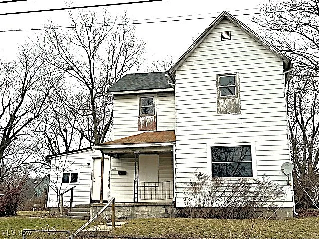 725 E Vine St photo 1