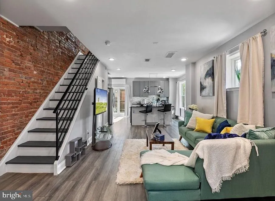 2 bed, 1.5 bath, 1152 sqft, $1,925 — Photo 1