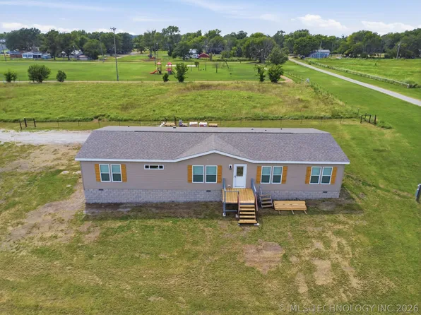315 E Elevator St, Delaware, OK 74027