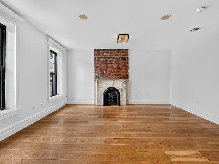 318 Madison St #2 — Photo 1