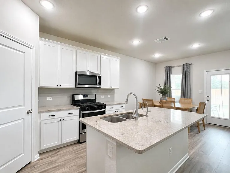 1600 Longhorn Ranch Dr — Photo 5