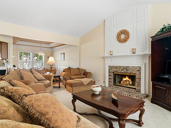 2nd image of 2362 Nantucket Ln