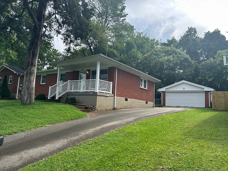 7805 Mary Sue Dr — Photo 2