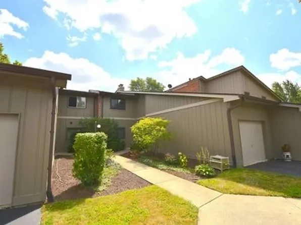 29W384 Emerald Green Dr #31-G, Warrenville, IL 60555