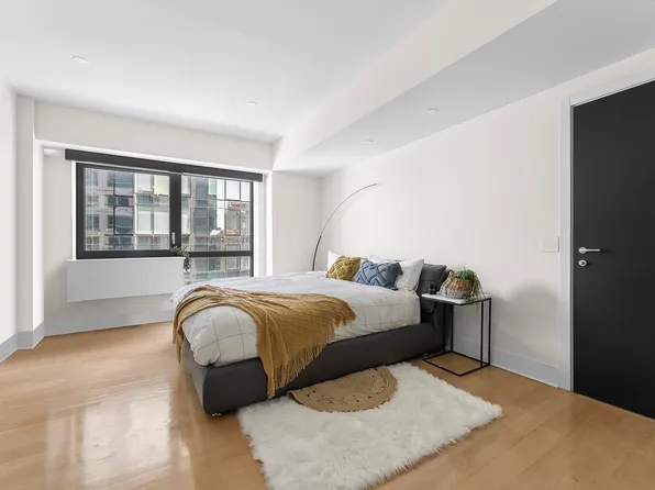 440 Kent Avenue image 5 of 13