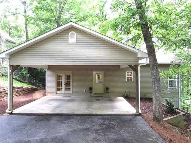 2nd image of 3649 Lakeview Dr
