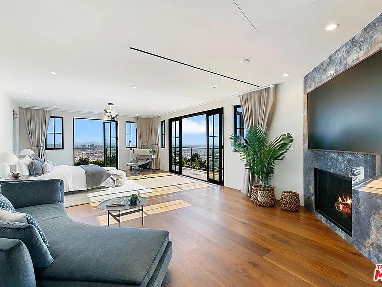 2020 Cyprean Dr — Photo 28