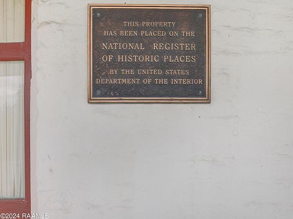 4th image of 517 E Bridge St