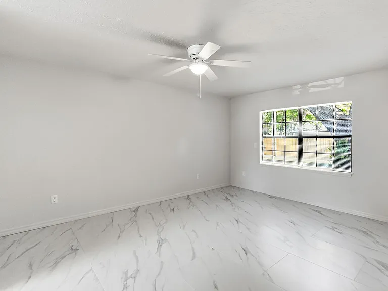 1534 Frances St — Photo 16
