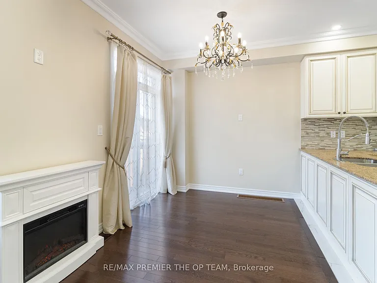 17 True Blue Cres — Photo 21