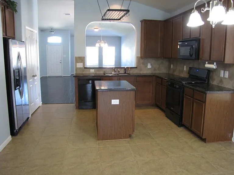 24219 Cornell Park Ln — Photo 8