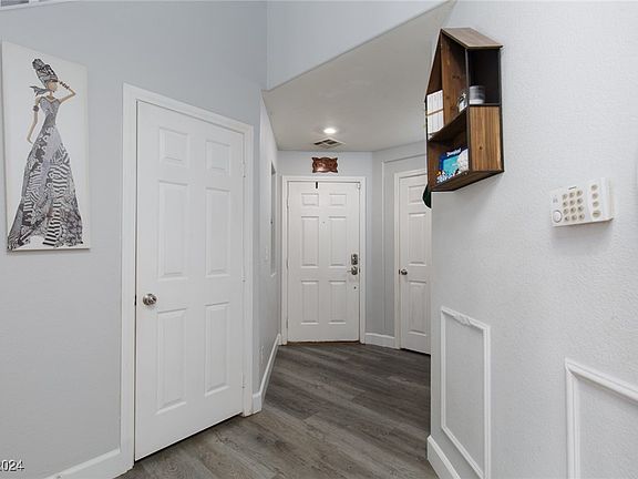 4th image of 5947 Clover Canyon Ln
