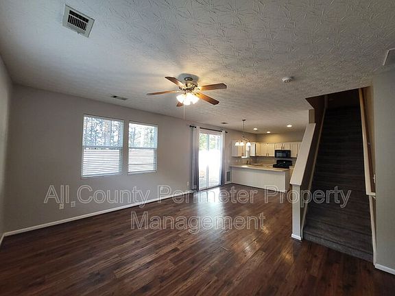 2nd image of 402 Chatooga Ln