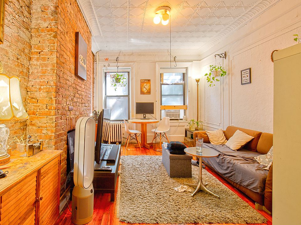 1st image of 423 E 9th St #4