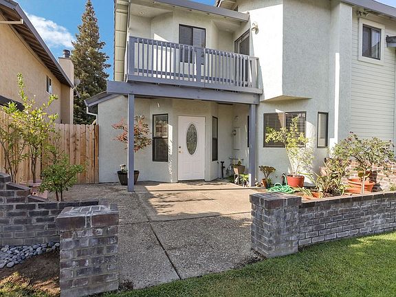 5th image of 1040 Earl Ct