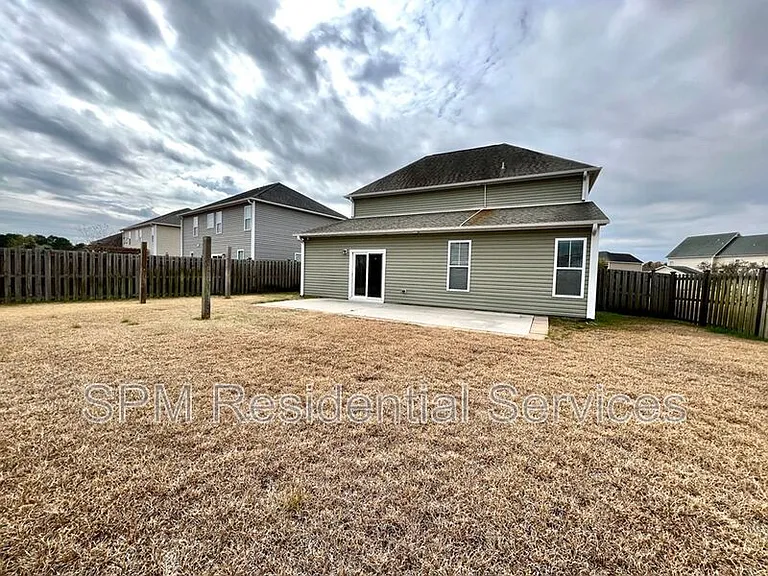 438 Riviera Dr — Photo 22