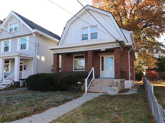 3rd image of 1925 Hopkins Ave