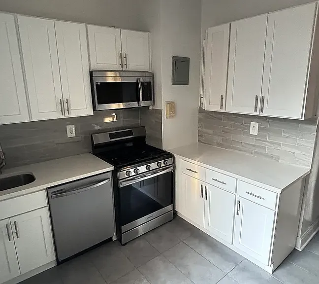 119-40 Metropolitan Ave #C3 — Photo 1