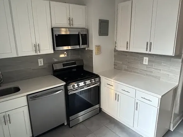 119-40 Metropolitan Ave #C3, Kew Gardens, NY 11415