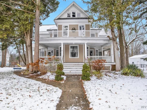 1670 Lockport St, Burt, NY 14028