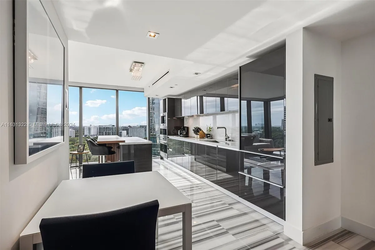 Building Photo - 1451 Brickell Ave #1504