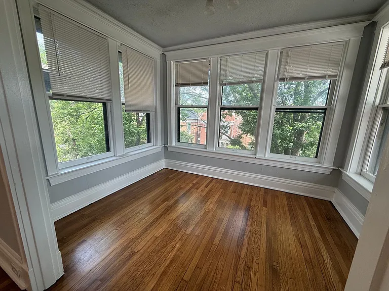 4166 Russell Blvd #3E — Photo 8