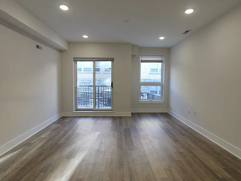East Main Manayunk Apartments — Photo 80