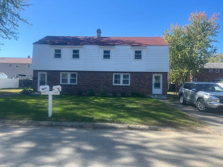 42-44 Adelaide Ave #2 — Photo 1