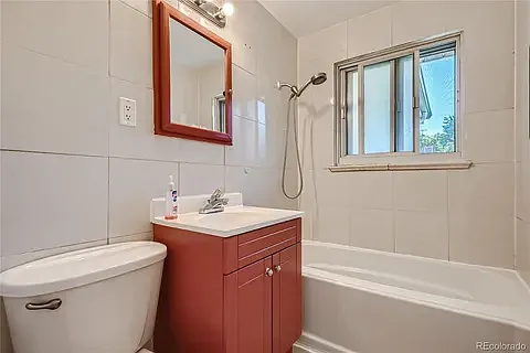 3189 Victor St — Photo 8