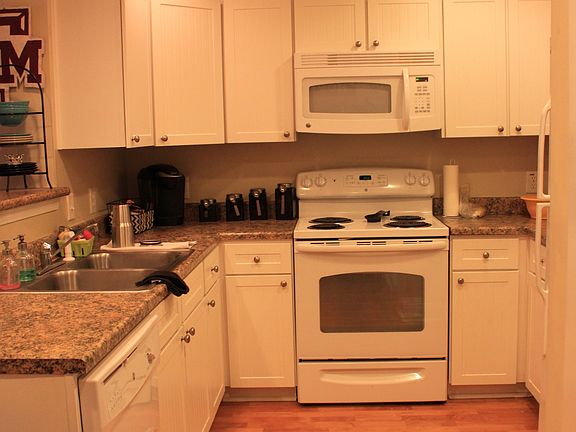 5th image of 1725 Harvey Mitchell Pkwy S APT 1427