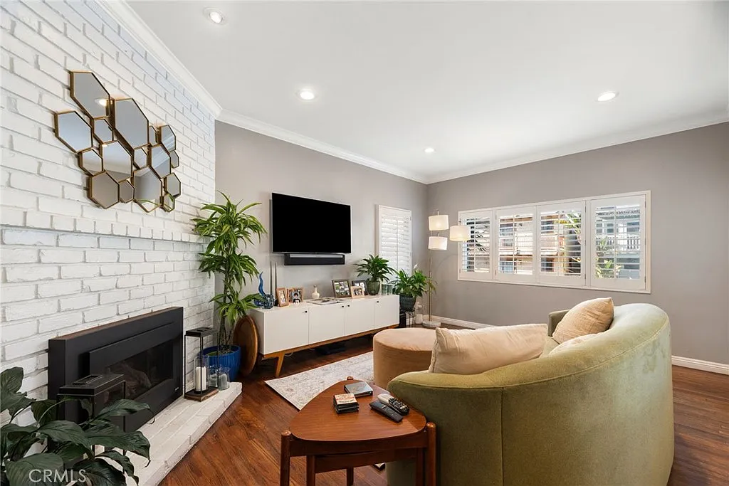 3 bed, 1832 sqft, $22,000 — Photo 4