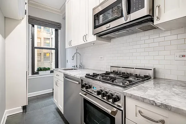 Rented by Compass | media 11