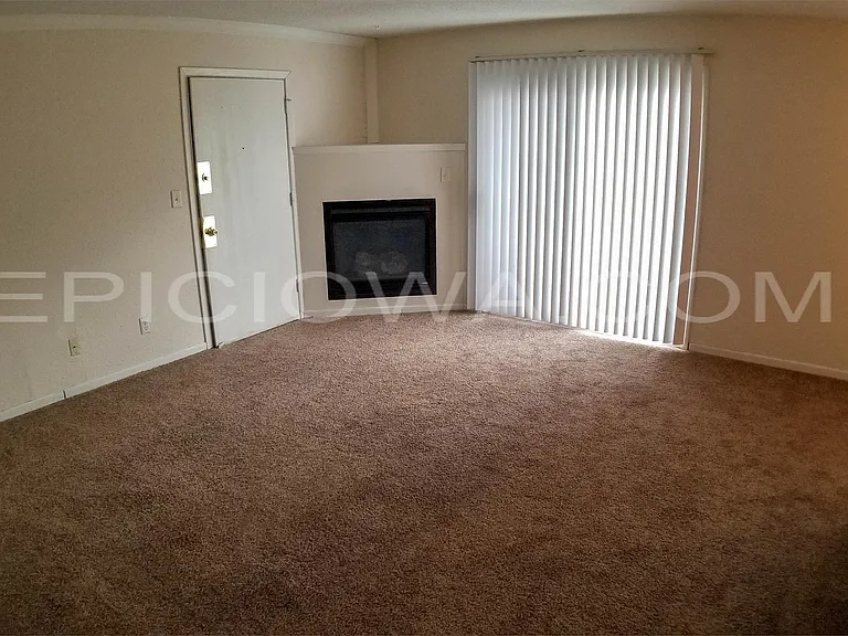 1228 O Avenue Pl NE — Photo 1