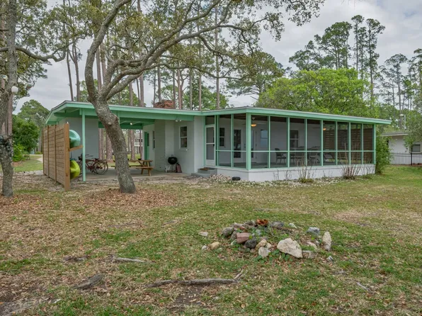 2669 Surf Rd, Panacea, FL 32346