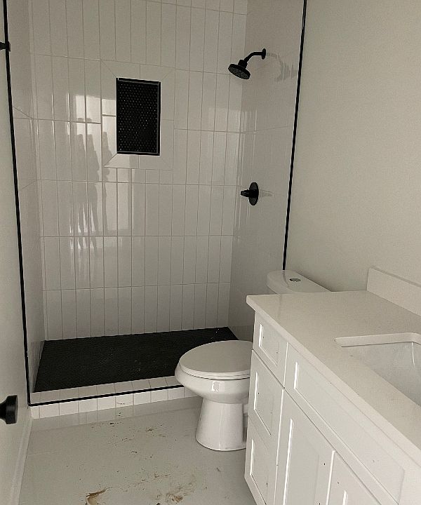 2nd image of 216 E 16th St