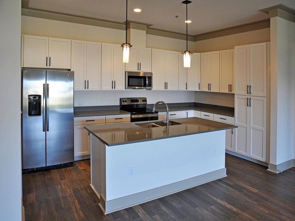 1st image of 320 N Carrollton Ave #303