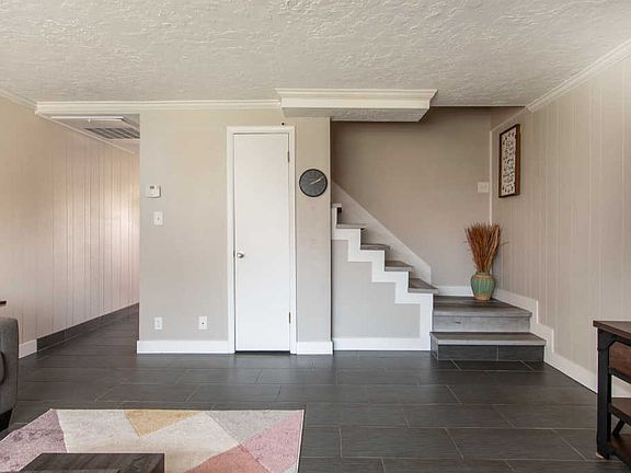 2nd image of 1407 Arthur Dr