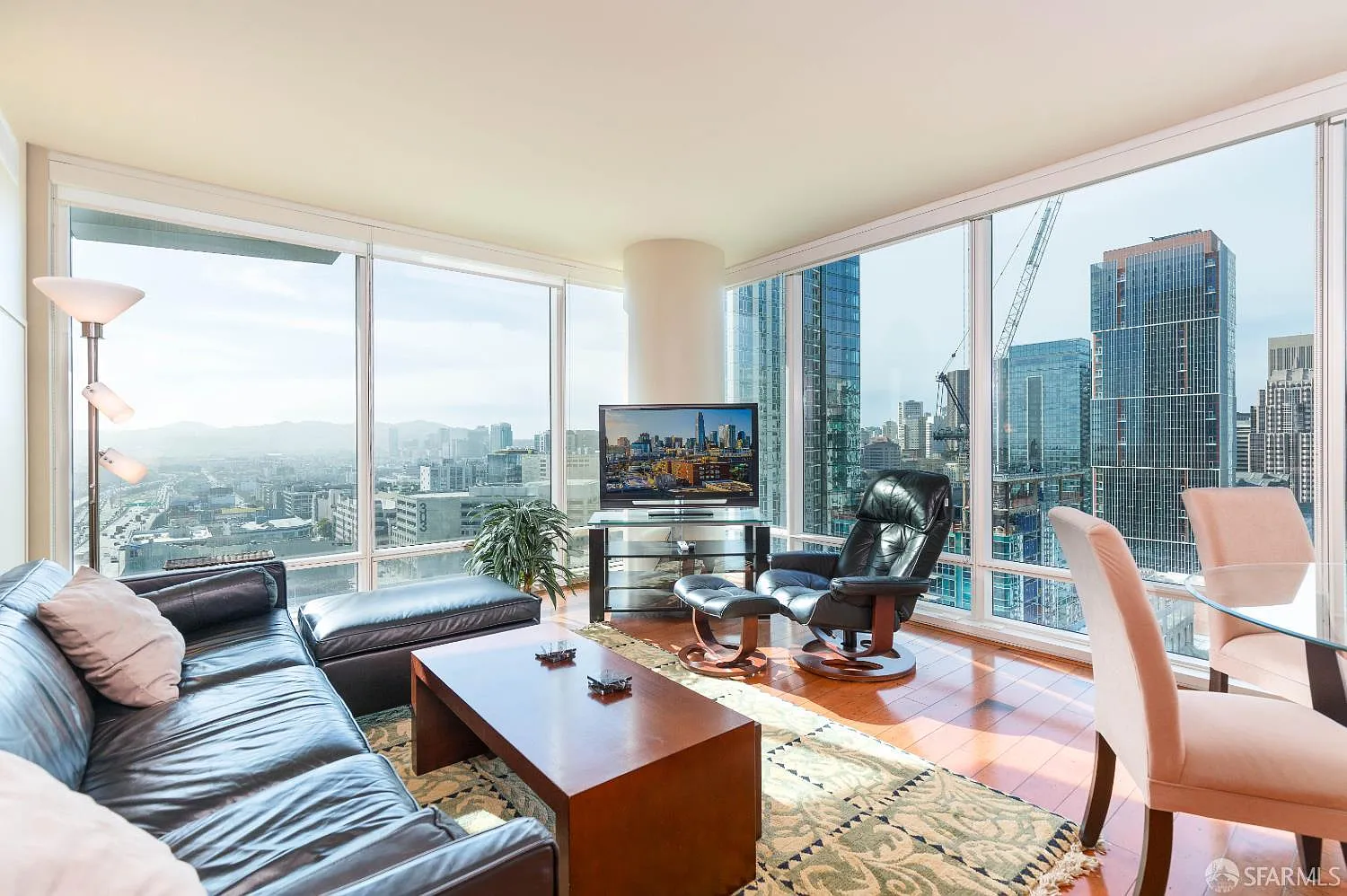 2 bed, 2.0 bath, 1238 sqft, $7,990 — Photo 3