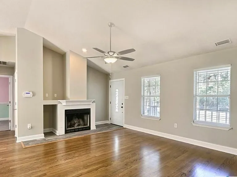 538 Oemler Loop — Photo 2