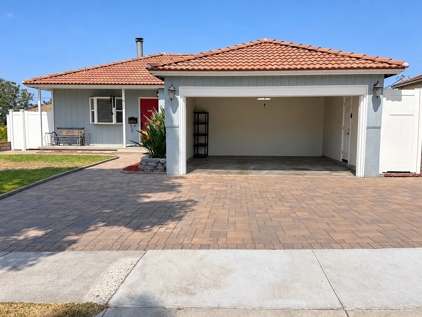 3 bed, 1600 sqft, $4,675 — Photo 2