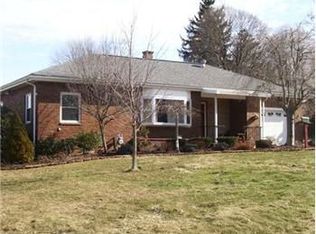 1030 Shenango Rd, Beaver Falls, PA 15010