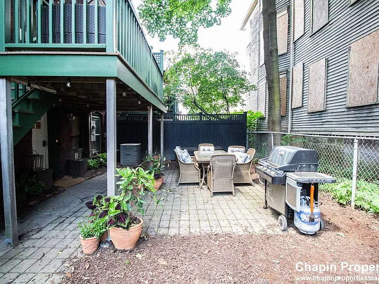 Cypress St — Photo 32