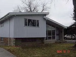 8404 S Dorchester Ave photo 1