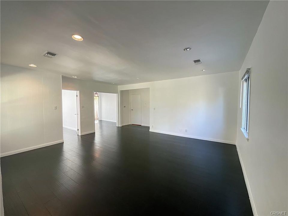 1st image of 23050 Mariano St