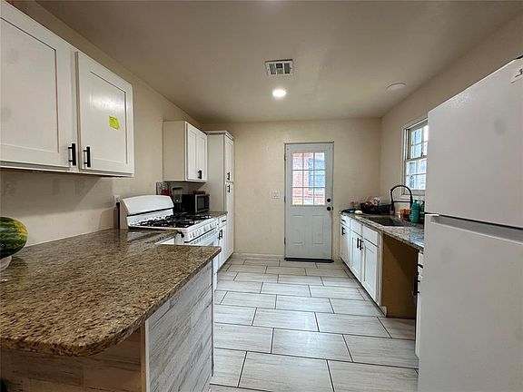 2nd image of 3237 NW 40th St
