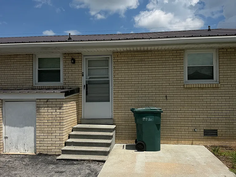 112-10 Theron Dr #A — Photo 9