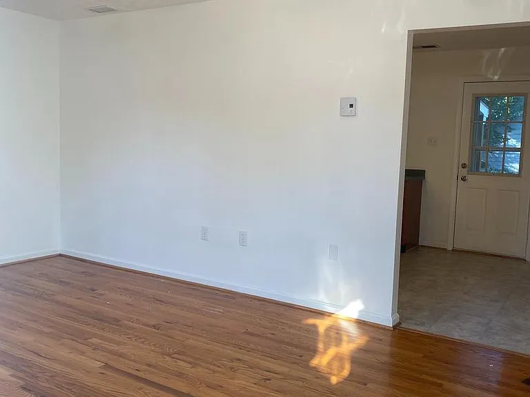 1005 Locust St — Photo 9